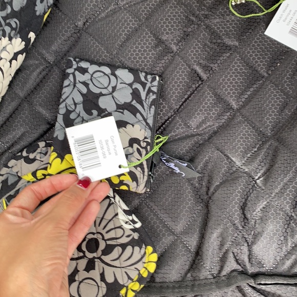 6 piece Vera Bradley set . - Picture 12 of 13